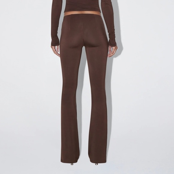 KHY by Kylie Jenner Sleek Soft Stretch Low Rise Chocolate Brown Pant Size 2X - Picture 2 of 7
